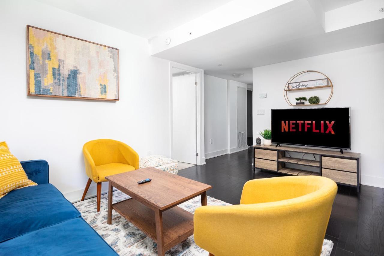 Upscale & Modern 2Bd + Den 2Ba Heart Of Downtown! Toronto Exterior photo